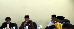 Kepala Bainprom Aceh Iskandar dan Bupati Bener Meriah Ruslan A Gani duduk bersama investasi.(LG | Humas BM)