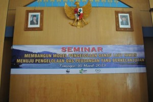 Spanduk rentang seminar DAS Peusangan di Oproom Setdakab Aceh Tengah. (LIntas Gayo | Zan KG)