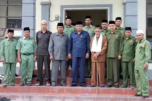 Foto Bersama usai peremian KUA Jagong Jeget.(Lintas Gayo | Mahbub Fauzie)