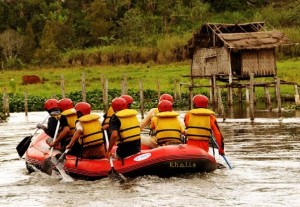 Rafting perdana di Peusangan, 10 Januari 2009 silam. (Lintas Gayo | Kha A Zaghlul)