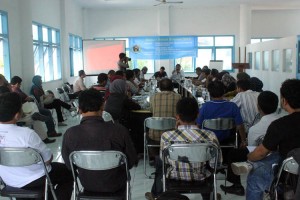 Diskusi aktual bulanan Seri III di PWI Aceh.(Lintas Gayo | a.ZaiZa)