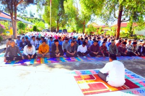 (Do'a Bersama Keluarga Besar SMAN 4 Takengon beserta Orang Tua Murid Menghadapi UN 2013 | Lintas Gayo - Edi Saputra)