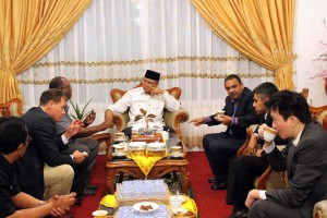 Bupati Aceh Tengah Ir. H. Nasaruddin, MM melakukan pertemuan dengan delegasi India.(Lintas Gayo | Istimewa)