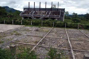 kolam renang tampak depan.