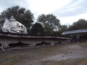 Masjid di Desa Cangduri Kecamatan Ketol Aceh Tengah yang rubuh akibat gempa dahsyat tanggal 2 Juli 2013.