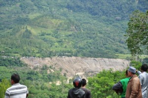 Longsor yang terjadi di Kampung Serempah Kecamatan Ketol Kabupaten Aceh Tenga (Foto Wira)