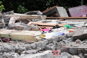 Rumah warga Rata dengan Tanah akibat Gempa di Kulem Parakanis-Bener Meriah (LG-Eed)