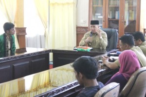 Pengurus HMI Cabang Takengen saat diterima Bupati Nasaruddin.(rl)