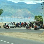 Pengunjung di Simpang Singan Mata Takengon (Foto direkam Sabtu, 10/7)