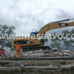 Harus dirubuhkan. Masjid almarhum Mustafa M. Tamy yang berdiri di Kampung Daling, terlihat hancur dan harus dirubuhkan. ( Foto : Bahtiar Gayo)