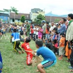 Lomba Tarik Tambang di Lapangan Sangga Mara Takengen (Foto: Zan.KG)