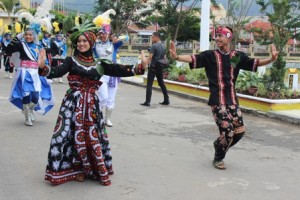 Peserta karnaval HUT RI 2014