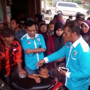 organisasi di Aceh Tengah, saat berdalog dengan masyarakat Mulie Jadi, kawasan Uwer Tetemi (Foto/ Salman)