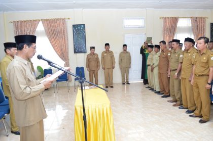 Mutasi di aula SMP Negeri 1 Takengon, Senin (20/6/2016).