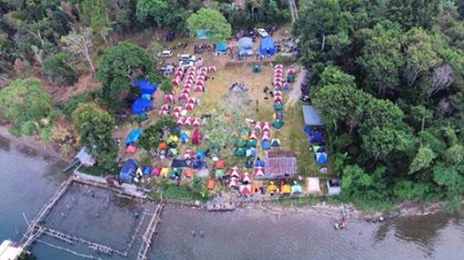 100 tenda dipinggira Danau Lut Tawar (foto FB/ Gayo Di atas awan)