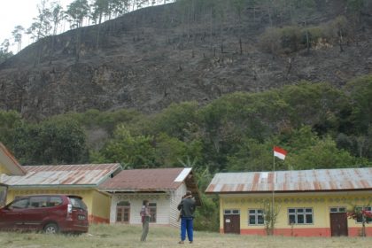 kebakaran hutan dan kebun masyarakat di Merodot Bintang. (Foto/ Khosy NT)