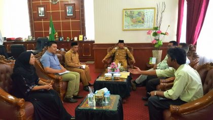 Bupati Aceh Tengah, Nasaruddin bertemu Pengurus AEKI Aceh membicarakan kesiapan Aceh Tengah sebagai tuan rumah Kontes Kopi Spesialti Indonesia, Senin (5/9) di Takengen