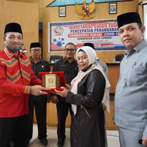 Wakil Bupati Aceh Tengah H. Firdaus SKM menerima kunjungan kerja Tim Pansus III DPRK Nagan Raya terkait pengelolaan Pariwisata, Kesenian dan Budaya di Op-Room Setdakab setempat, Kamis (16/07/2020).