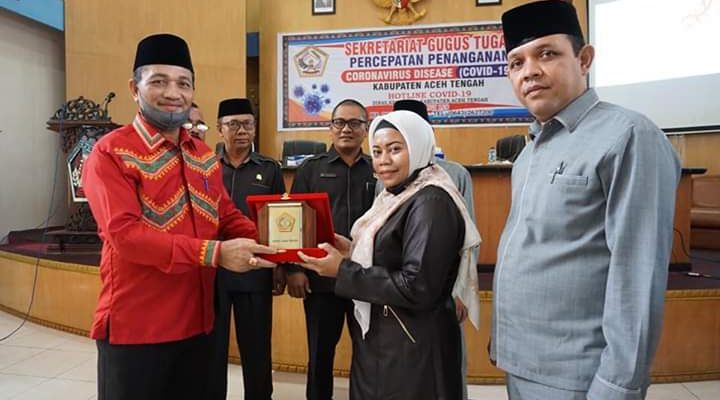 Wakil Bupati Aceh Tengah H. Firdaus SKM menerima kunjungan kerja Tim Pansus III DPRK Nagan Raya terkait pengelolaan Pariwisata, Kesenian dan Budaya di Op-Room Setdakab setempat, Kamis (16/07/2020).