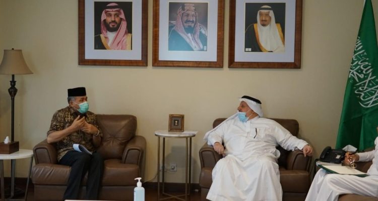 Plt Gubernur Aceh, Nova Iriansyah, saat melakukan pertemuan dengan Dubes Arab Saudi Esam Abid Althagafi, di Kedutaan Besar Arab Saudi, di Jakarta, Kamis (16/7/2020)