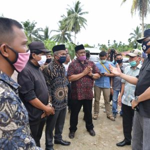 Plt. Gubernur Aceh, Nova Iriansyah didampingi Bupati Aceh Tamiang, Musril dan Kadis PUPR Aceh, Fajri silaturrahmi dengan tokoh masyarakat Kampong Babo,Kecamatan Bandar Pusaka, Kabupaten Aceh Tamiang, Jumat, (11/9/2020).