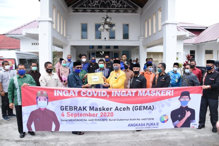 Bupati Aceh Tengah Drs, Shabela Abubakar, terima kedatangan Tim Gerakan Masker Aceh (GEMA) Untuk wilayah Kabupaten Aceh Tengah yang dipimpin oleh kepala Dinas Sosial Aceh Drs.H.Alhudri, MM yang di turunkan dalam rangka membantu dan mensosialisasikan Gerakan bersama mencegah penyebaran Covid-19 di Kabupaten Aceh Tengah, Bertempat di kediaman dinasnya, Pendopo Bupati Aceh Tengah, Kamis (03/09/2020).