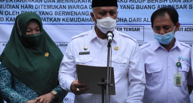 Pemerintah Kabupaten Aceh Tengah menggelar acara Deklarasi Bersama Open Defecation Free (ODF) atau Stop Buang Air Besar Sembarangan (Stop BABS) yang dipusatkan di Gedung Operational Room Setdakab. Aceh Tengah, Rabu (18/11/2020).