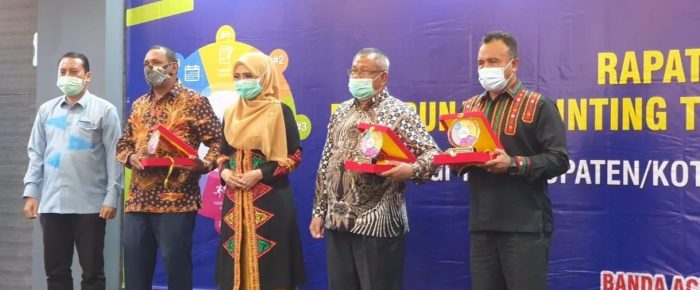 Pemerintah Kabupaten Aceh Tengah kembali mendapatkan apresiasi dari Pemerintah Provinsi Aceh berupa didaulatnya kabupaten ini sebagai Juara 1 Penilaian Kinerja Terbaik Dalam Penanganan Stunting di Aceh Tahun 2019-2020 serta Kabupaten Paling Inovatif Dalam Upaya Penurunan Stunting di Aceh Tahun 2020.