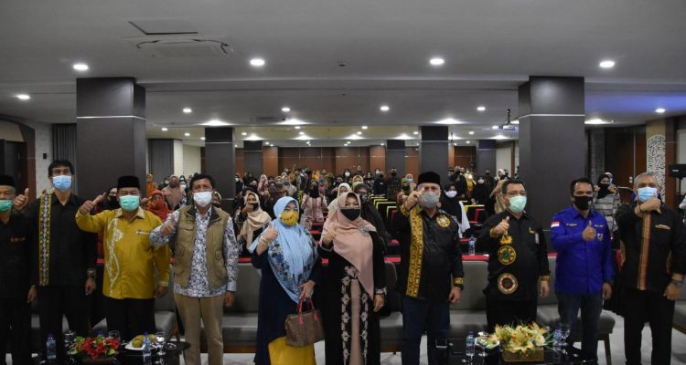 Bupati Aceh Tengah, Drs. Shabela Abubakar membuka secara resmi Kegiatan Bimbingan Teknis Digital Entrepreneurship di Kabupaten Aceh Tengah yang dilaksanakan di Hotel Grand Bayu Hill Takengon, Kamis (12/112020).