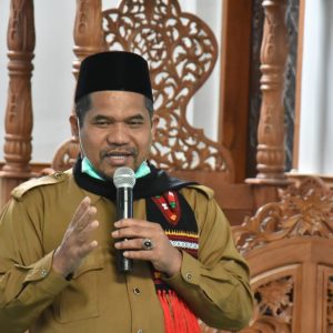 Bupati Bener Meriah Tgk.H. Sarkawi didampingi Asisten II Abdul Muis,ST.MT melepas peserta Training Center (TC) calon peserta Musabaqah Tilawatil Quran (MTQ) tahun 2021 dari Kabupaten Bener Meriah ke Banda Aceh selama 10 hari pelatihan.