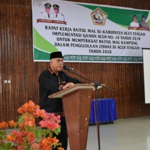 Para imam dan Reje Kampung dari 6 (enam) kecamatan dalam Kabupaten Aceh Tengah mengikuti kegiatan Rapat Kerja Baitul Mal Se Kabupaten Aceh Tengah, yang di hadiri dan dibuka langsung oleh Bupati Aceh Tengah, bertempat di Gedung Olah Seni (GOS) Takengon, Kamis (26/11/2020).