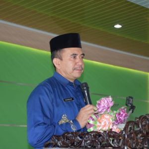 Kepala Kantor Kementerian Agama Kabupaten Bener Meriah Drs H Hamdan MA pada acara pembukaan Workshop Peningkatan Kompetensi Kepala Madrasah dan Guru Madrasah serta Guru PAI yang bertempat di Aula Kankemenag kabupaten setempat. Kamis, 12/11/2020