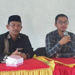 Kepala TK Se Bener Meriah, Kepala Dinas Pendidikan Sukur, S.Pd, M.Pd dan Ketua Tim Ahli Satgas Penanganan Covid-19 Rizki Wan Oktabina, M.Si. di Aula Dinas Pendidikan Serule Kayu. Kamis 04/11/2020