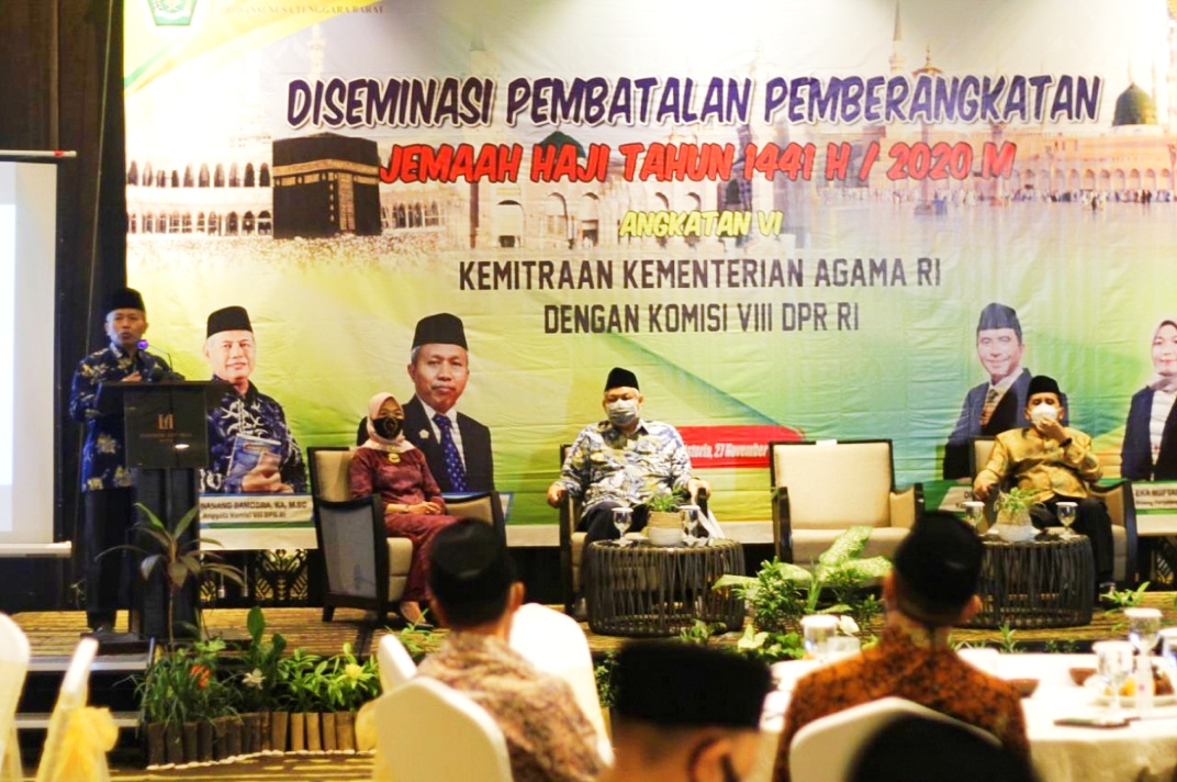 Sekretaris Jenderal Kemenag Nizar saat menjadi narasumber dalam Diseminasi Pembatalan Pemberangkatan Jemaah Haji Tahun 1441 H / 2020 M angkatan ke VI yang digelar Kanwil Kemenag Provinsi Nusa Tenggara Barat, di Lombok. 