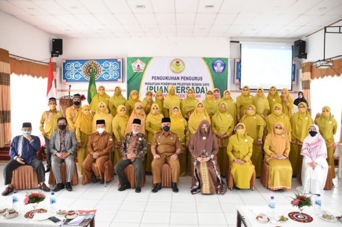 Persatuan Perempuan Pelestari Budaya (PUAN PERSADA) periode 2020-2024, Senin (23/11/2020) resmi dikukuhkan oleh Kepala Dinas Pendidikan bertempat di Gedung Ummi komplek Pendopo Bupati Aceh Tengah