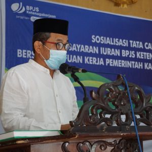 Bupati Aceh Tengah Drs Shabela Abubakar didampingi Ketua TP- PKK Kabupaten Aceh Tengah Puan Ratna, menghadiri peringatan Maulid Nabi Muhammad SAW 1442 H Tingkat Kabupaten, yang dipusatkan di Komplek Masjid Agung Ruhama Takengon, Kamis (19/11/2020).