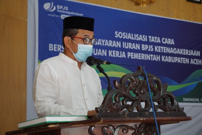 Bupati Aceh Tengah Drs Shabela Abubakar didampingi Ketua TP- PKK Kabupaten Aceh Tengah Puan Ratna, menghadiri peringatan Maulid Nabi Muhammad SAW 1442 H Tingkat Kabupaten, yang dipusatkan di Komplek Masjid Agung Ruhama Takengon, Kamis (19/11/2020).