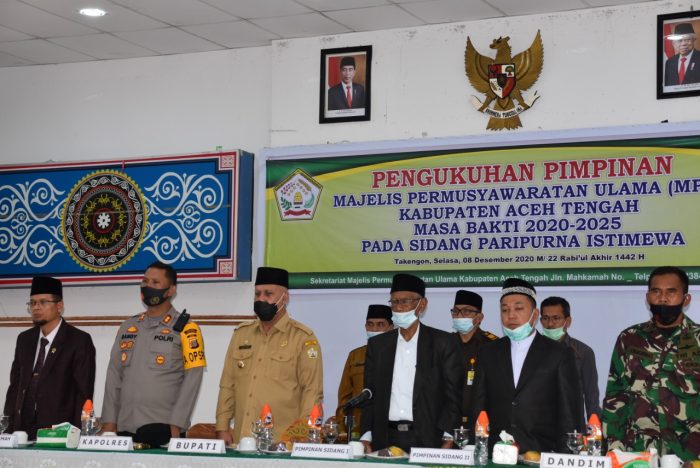 Bupati Shabela Abubakar dan jajaran Forkopimda Kabupaten Aceh Tengah menghadiri Sidang Paripurna Istimewa Majelis Permusyawaratan Ulama (MPU) Kabupaten Aceh Tengah, Selasa (08/12/2020).