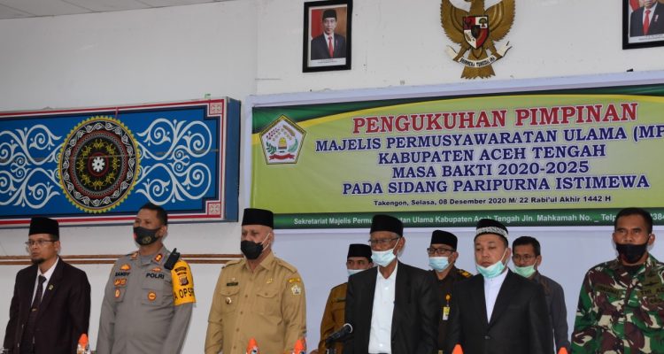 Bupati Shabela Abubakar dan jajaran Forkopimda Kabupaten Aceh Tengah menghadiri Sidang Paripurna Istimewa Majelis Permusyawaratan Ulama (MPU) Kabupaten Aceh Tengah, Selasa (08/12/2020).