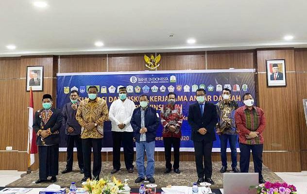 Bupati Bener Meriah Tgk. H. Sarkawi dengan sejumlah Bupati dan Walikota atau yang mewakili se-Provinsi Aceh menghadiri kegiatan yang diselenggarakan oleh Bank Indonesia Cabang Lhokseumawe Sosialisasi dan Dsikusi Kerajasama Antar daerah yang bertajuk “Sinergi Mendorong Ekonomi Dan Menjaga Kestabilan Harga” bertempat di Hotel Grand Bayu Hill - Takengon Sabtu,12/12/2020.