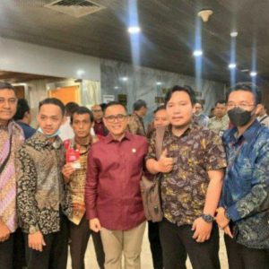 Menpan RB Azwar Anas bersam Ketua PTTI Mochamad Ginanjar Riana dan rekan di Gedung DPR RI Usai RDU dengan Komisi II, dan sejumlah Instansi. Foto Dok PTTI